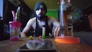 little G hits from bongs 18+