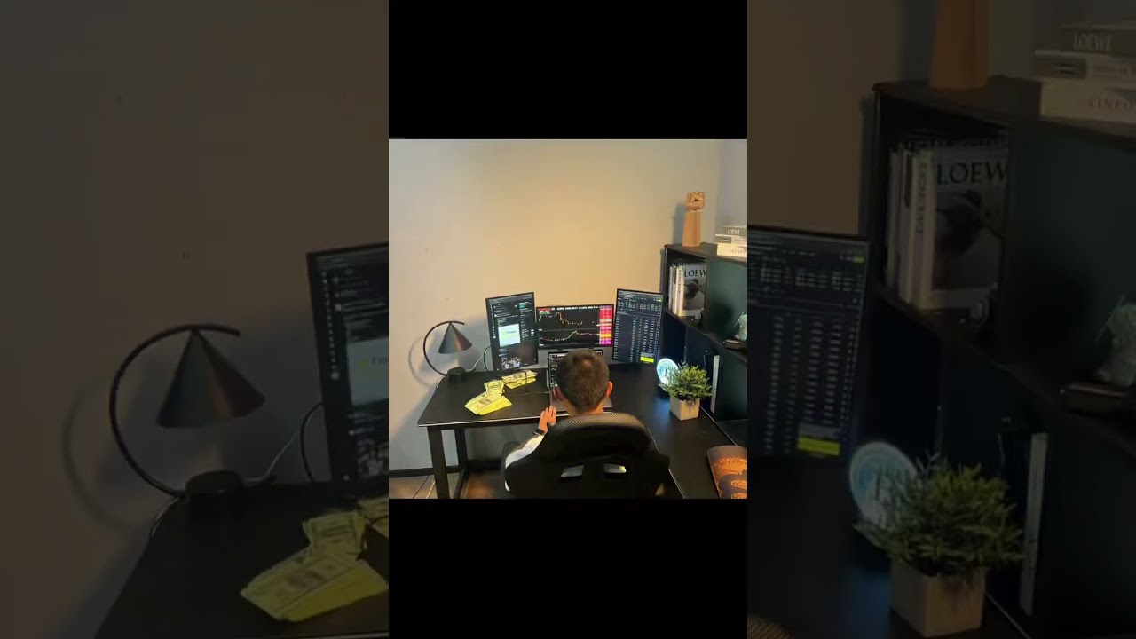 Next-Gen Mobile Productivity: Quad-Screen Laptop Setup!