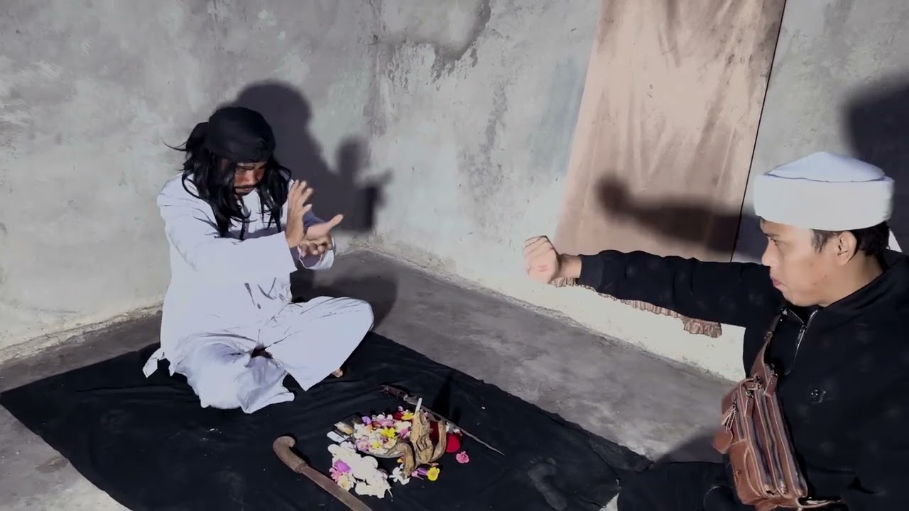 WARGA DAN USTADZ NASIHIN GREBBEK RUMAH PENIPUAN DUKUN HITAM