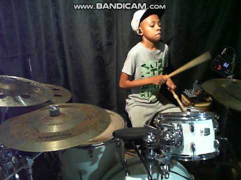 CRAZY 12 YEAR OLD DRUM SHED Dominic McNabb / YAMAHA