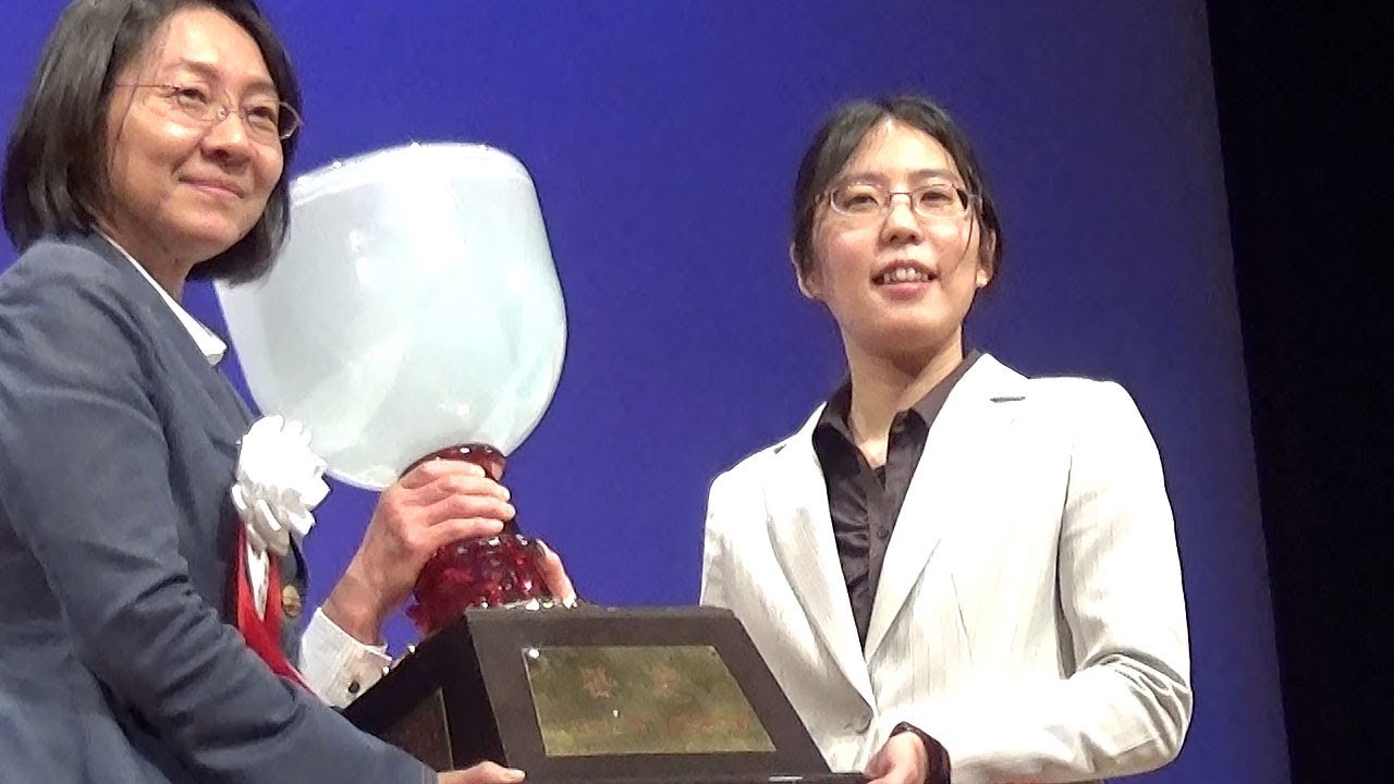 里見香奈倉敷藤花が防衛を決め4連覇 第26期大山名人杯倉敷藤花戦三番勝負第2局 将棋ニュース 日本将棋連盟 40ch Net 里見香奈倉敷藤花が防衛を決め4連覇 第26期大山名人杯倉敷藤花戦三番勝負第2局 将棋ニュース 日本将棋連盟 40ch Net