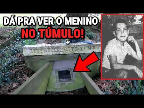 PAI CONSTRÓI TÚMULO COM JANELA PRA VER O FILHO! Vídeos de Mistério e Assustadores