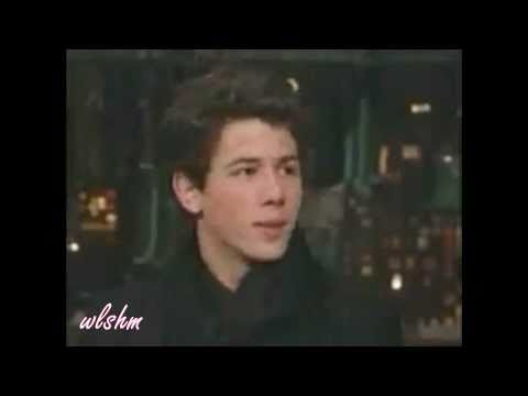 NICK JONAS ADMITS THAT DATING MILEY CYRUS WAS A MISTAKE (kinda)