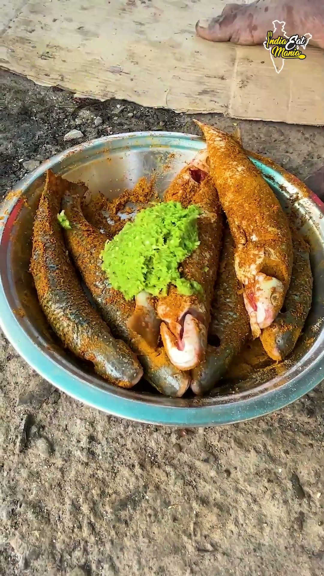 Jharkhandi Adivasi Style Chulhe Wali Desi Rohu Fish Fry Making #ranchi #shorts