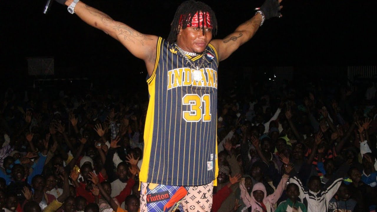 Lolilo-Closer ft Kidumu (Full performance in Gitega - Ndadaye Tribute