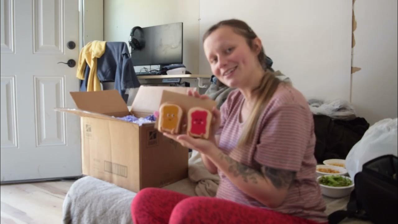 THE CC FARM Cooking breakfast off grid using propane and Opening