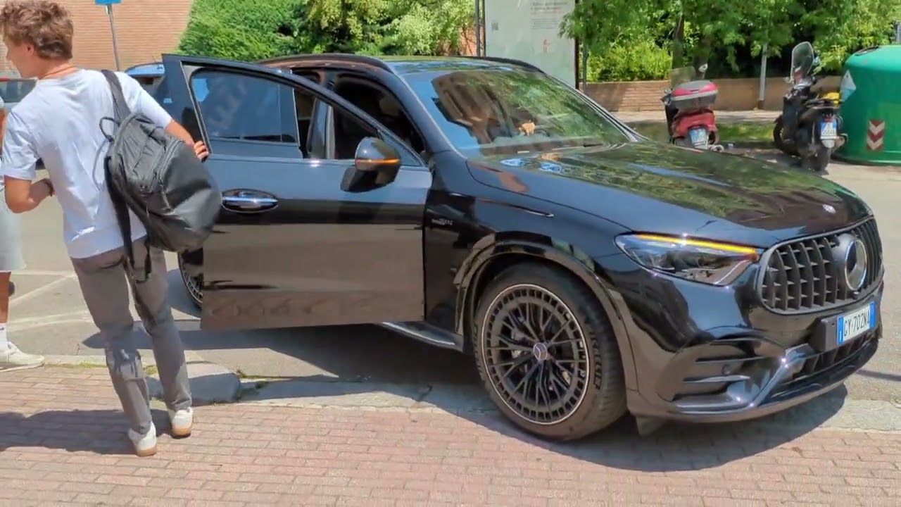 Andrea Kimi Antonelli MERCEDES F1 2025 al Salvemini e incontra Autografi Autographs Angolisti AAA