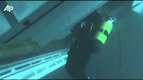 Raw Video: Searching Under the Costa Concordia