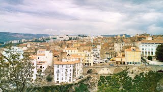 DE L' AUTRE COTE DE LA MEDITERRANEE, CONSTANTINE RETROUVEE 50 ANS APRES