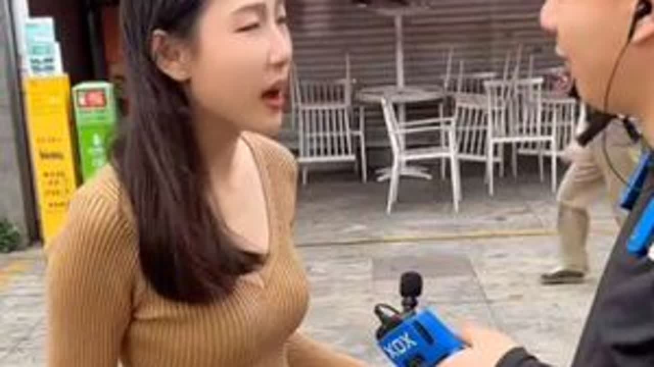 美女会跳舞#户外撩妹#搞笑视频#娱乐搞笑