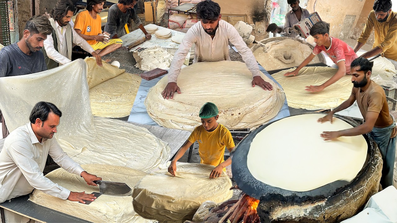 Maande Roti Insane SOFT Rumali Roti Making Skills | Biggest FLAKY Manda Roti ...