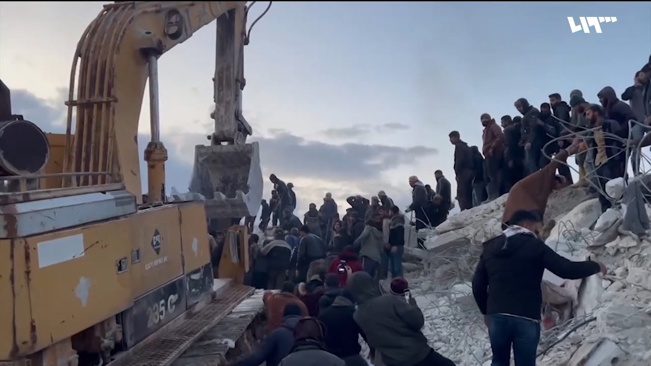 مراسلنا أحمد أمين يرصد عمليات البحث عن ناجين في مدينة حارم بريف إدلب