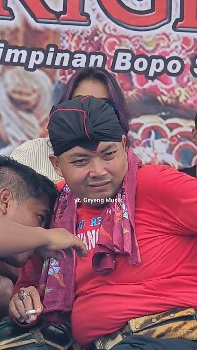 Lagi makan nasbung Tampil di Jaranan Boss muda nih sederhana sekali tetap cantik #nikensalindri