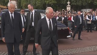 Remembering Queen Elizabeth | Britain begins mourning period with gun salutes, King Charles speaks