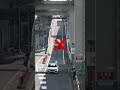 ほぉ、みんな止まれるのに止まらない車の末路、性能良くても止まれない ?#shorts