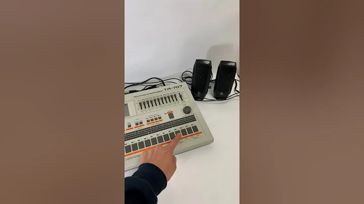 Roland TR-707 Rhythm Composer Drums Machine