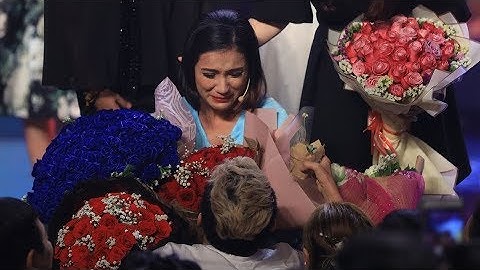 Cát Tường khóc nức nở trong live show kỷ niệm 24 năm vào nghề