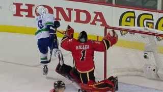 Gotta See It: Hiller hits head after colliding with Weber