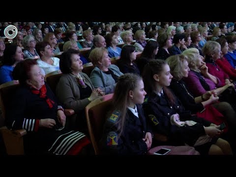 В концертном зале имени Каца поздравили милых женщин с наступающим 8 Марта