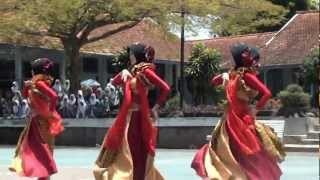 Video thumbnail of "Mojang Priangan - Basic"
