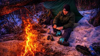 Alleen In De Sneeuw Pizza Op Kdanvuur Wood Carving U0026 Slapen Onder Een Tarp