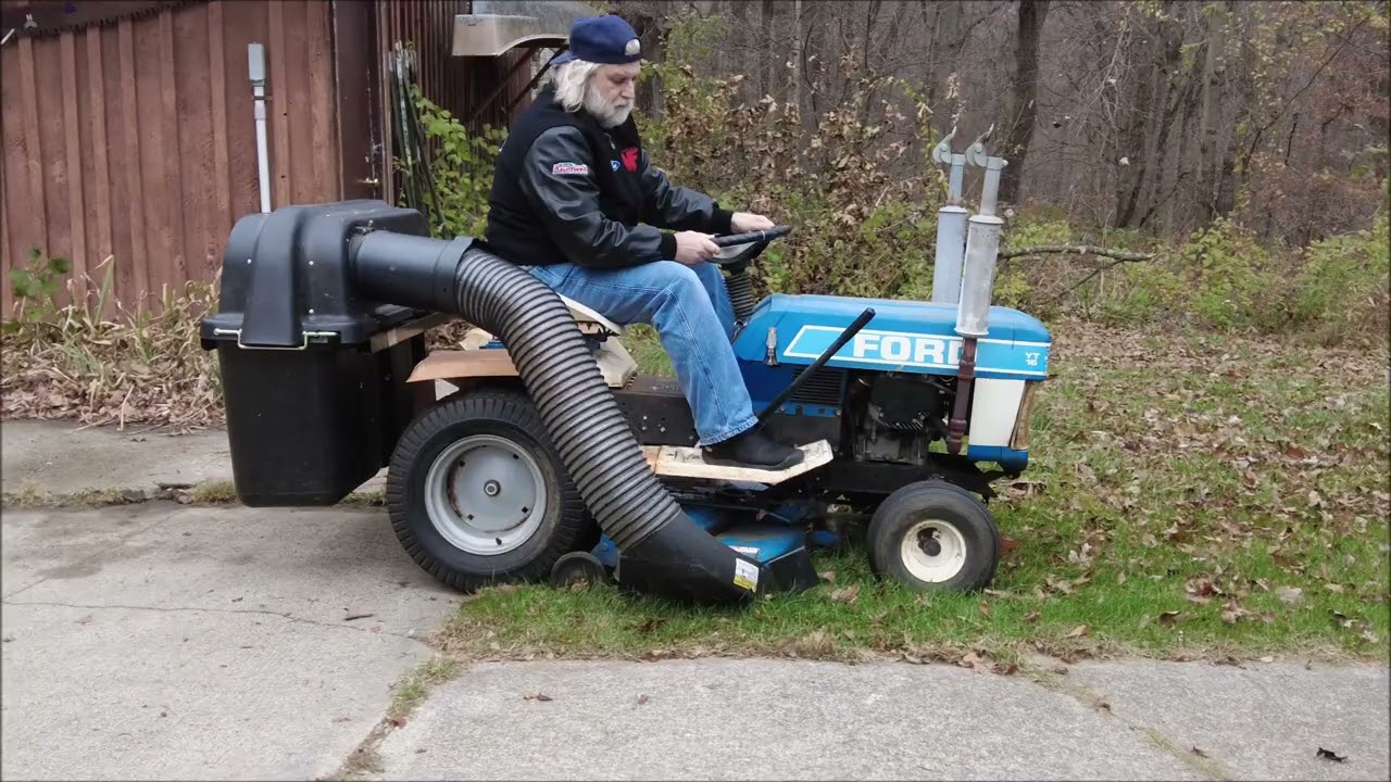 Ford YT ̶1̶6̶ 20 crazy crackalacka mowing and bagging - YouTube