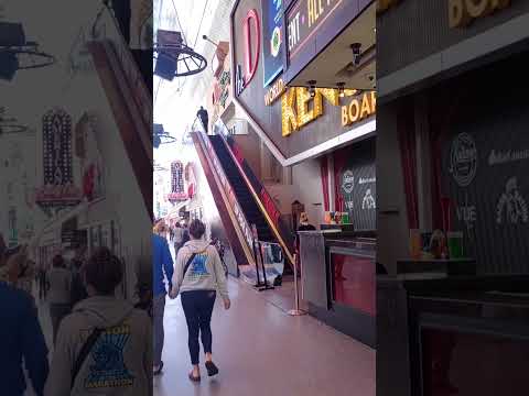 LONGEST BAR IN LAS VEGAS AT THE D #casino #bar #fremontstreetlasvegas