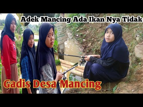 Posona Gadis Desa Cantik Alami Mojang Priangan Mancing Di Empang Pedesaan Sukabumi Jawa barat