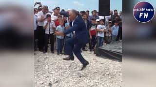 100 раз Пересмотрел😂🙂Танец от Чеченца От души 2019 100 раз Пересмотрел😂🙂Танец от Чеченца От души 2019