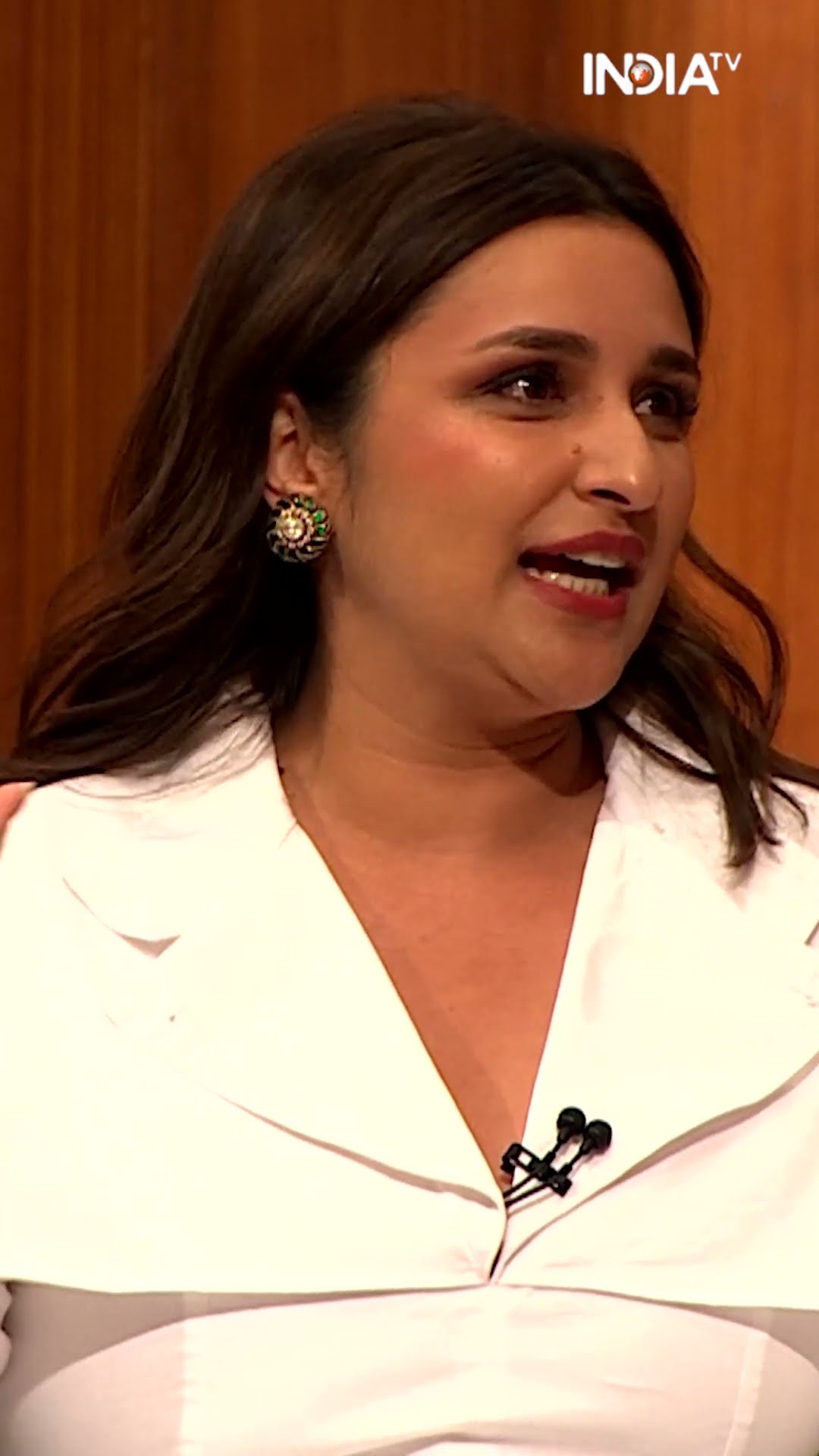 #priyankachopra को देखकर में #bollywood में आई #parineetichopra ? #aapkiadalat #rajatsharma
