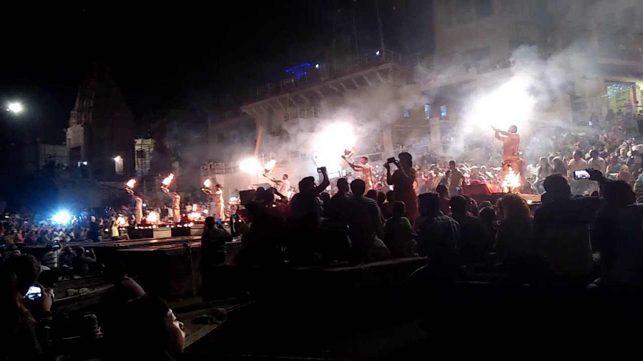 Ganga aarti DASHASWAMEDHA GHAT Varanasi - YouTube