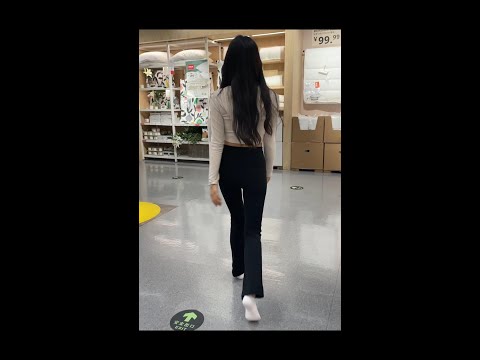 Quqi's feet were sweating a lot, so she decided to take off her shoes and walk in just her socks