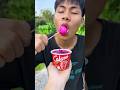 chiếc cốc có đầy ớt siêu cay khi anh trai chia sẻ đồ ăn cho người khác thật khó lường trước
