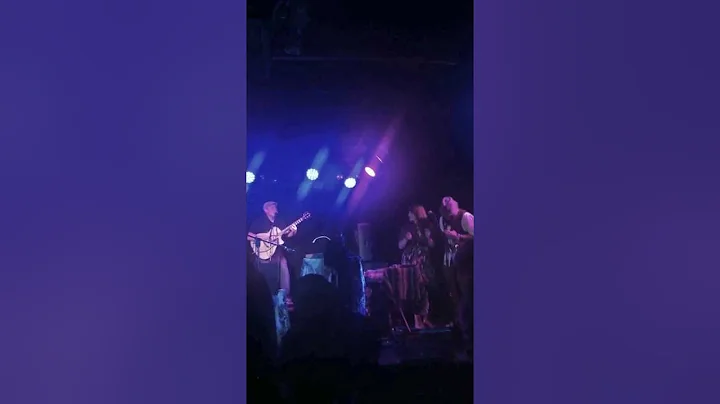 Nicholas David & Debra G perform "The Weight" w/Qu...