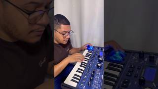 Toca em mim de novo 2.0 - Solo moog no Novation Mini Nova.