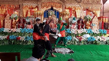 Tari pecah piring adat minang