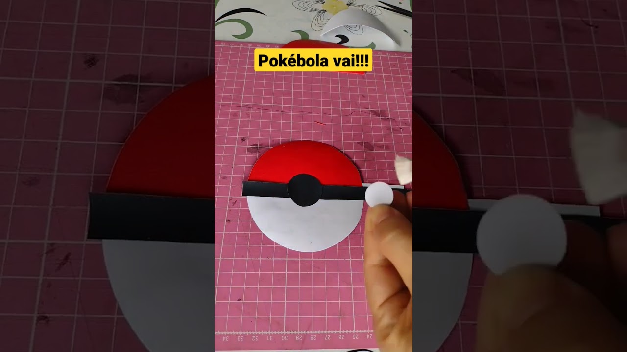 pokébola de papel para aplicar em decoração