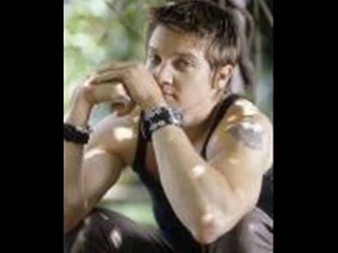 Jeremy Renner gives me a filthy mind!