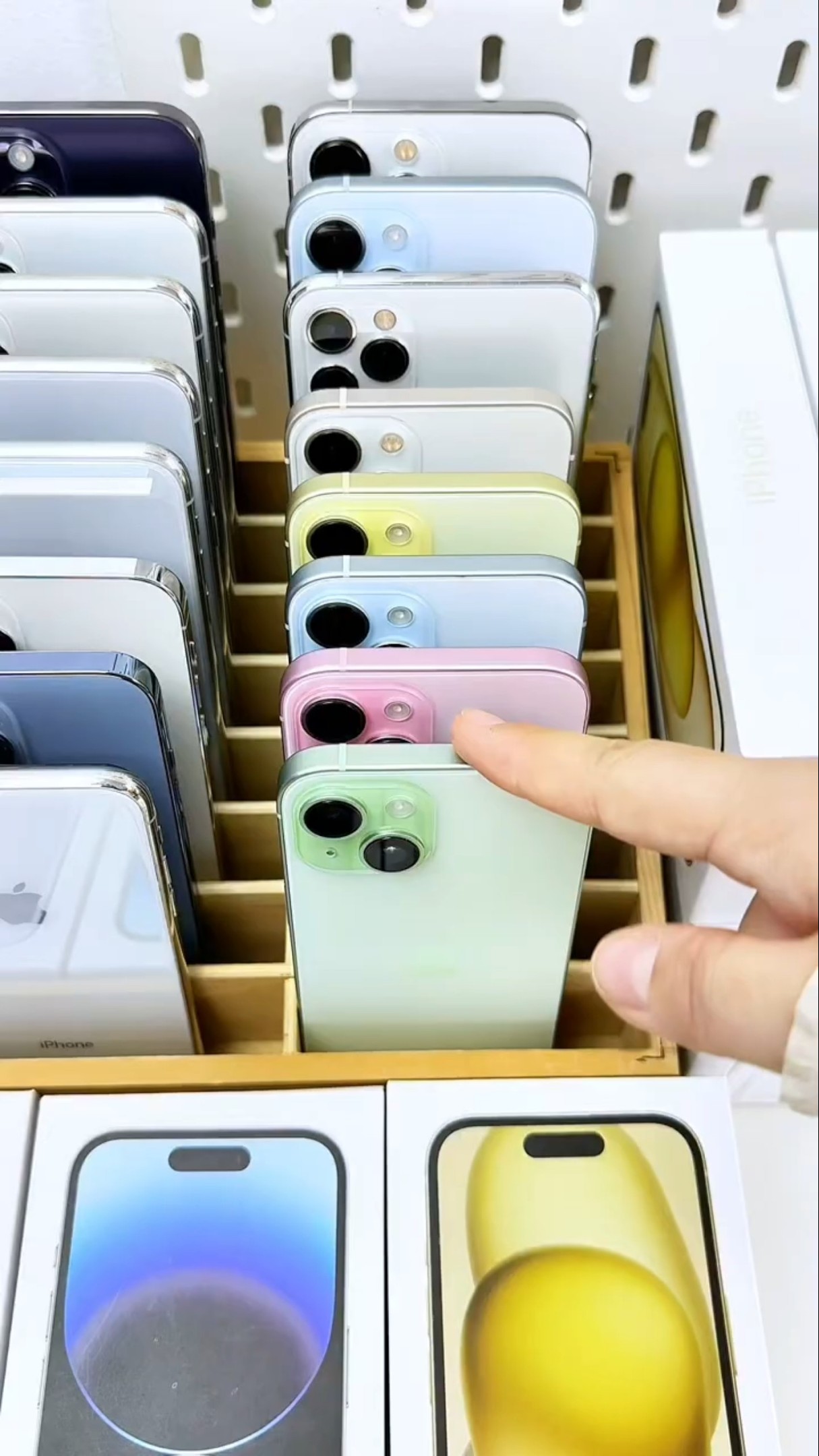 iPhone 15 Gift Box f Immersive Packaging #shorts