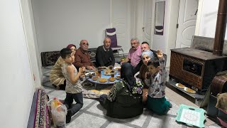 Download Lagu İKİ GÜNDÜR KÖYDEĞİZ BUGÜNDE ANNEMİN ELLERİNDEN ANA BABA OCAĞI BAŞKA RABBİM BAŞIMIZDAN EKSİK ETMESİN🤲 MP3