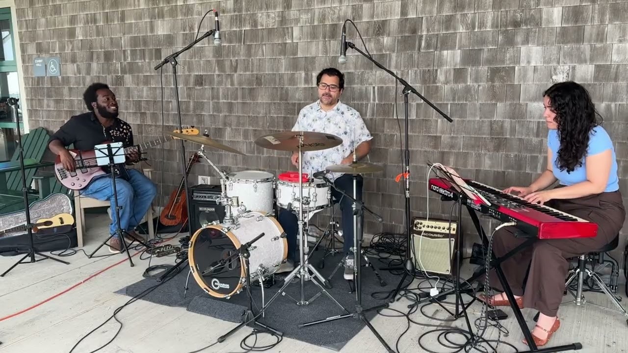 Magalí Benítez Trio at Spectacle Island - Bemsha Swing