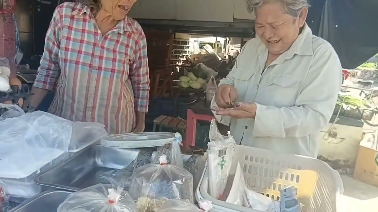Real Thailand Moments — Traditional Fried Banana & Local Vibes