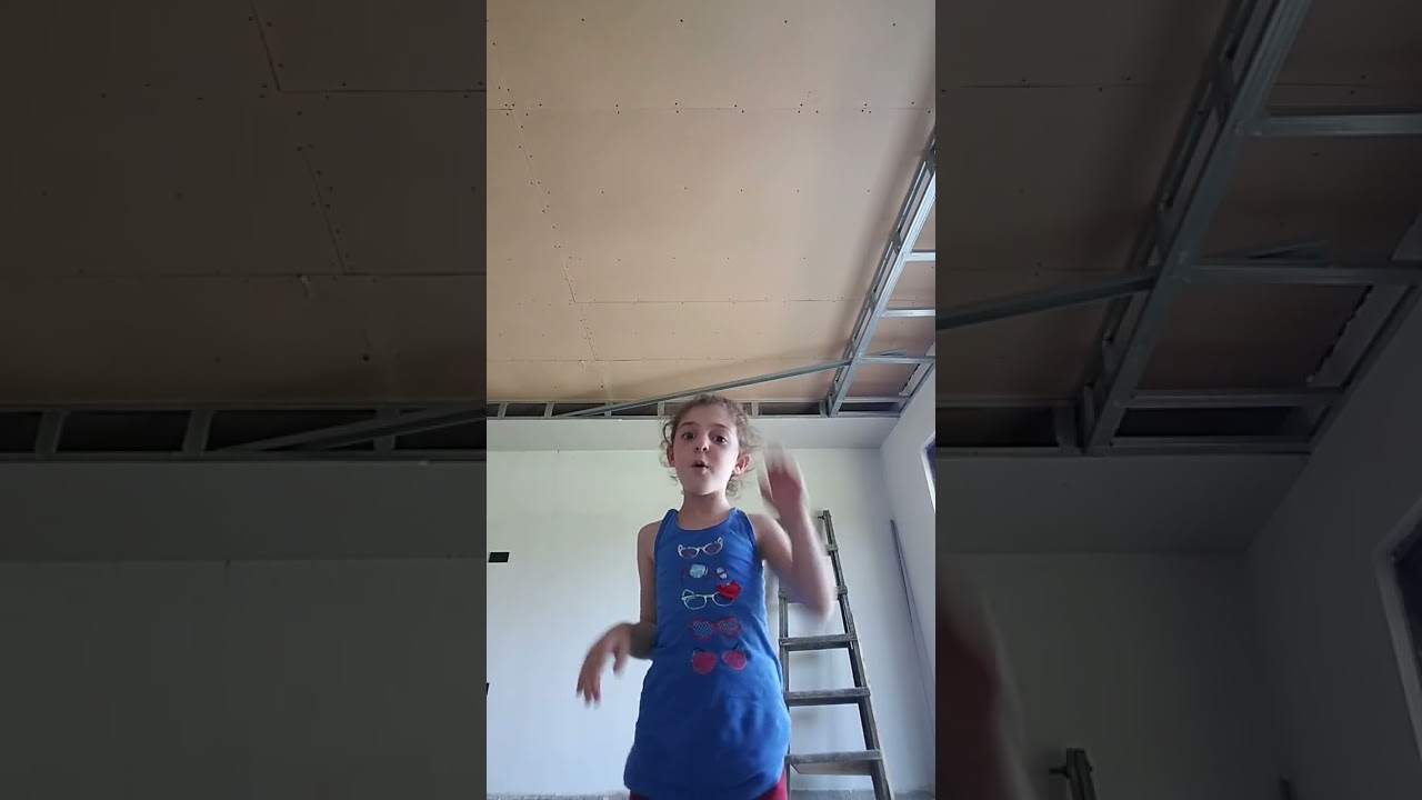 девачка токая красивоя у нее уж 1 лейк