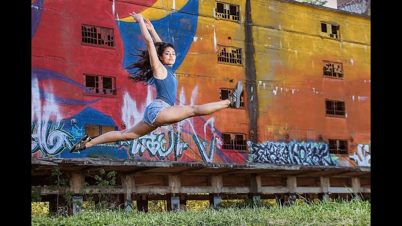 Shake, Spray & Slay!  Barbizon STL Models Shoot at Graffiti Wall!