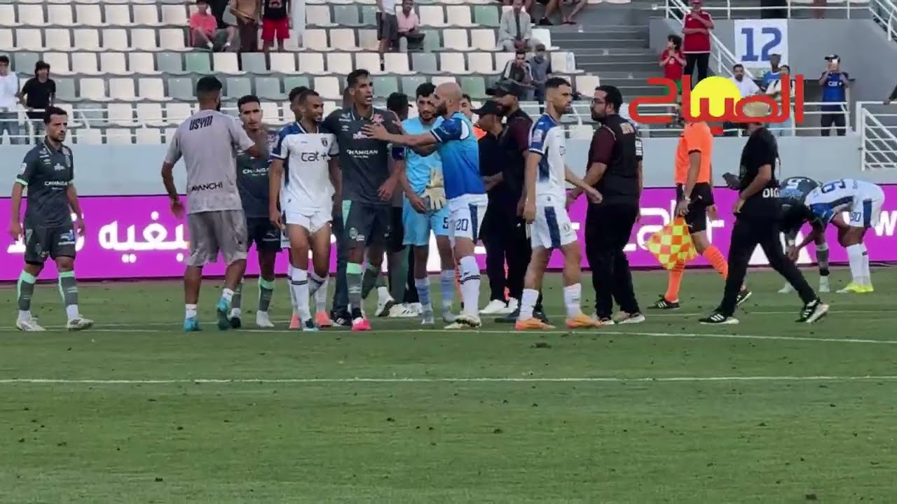 حسرة لاعبي الرجاء بعد الهزيمة أمام اتحاد يعقوب المنصور