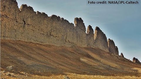 L0429a Fluid-driven fractures in nature