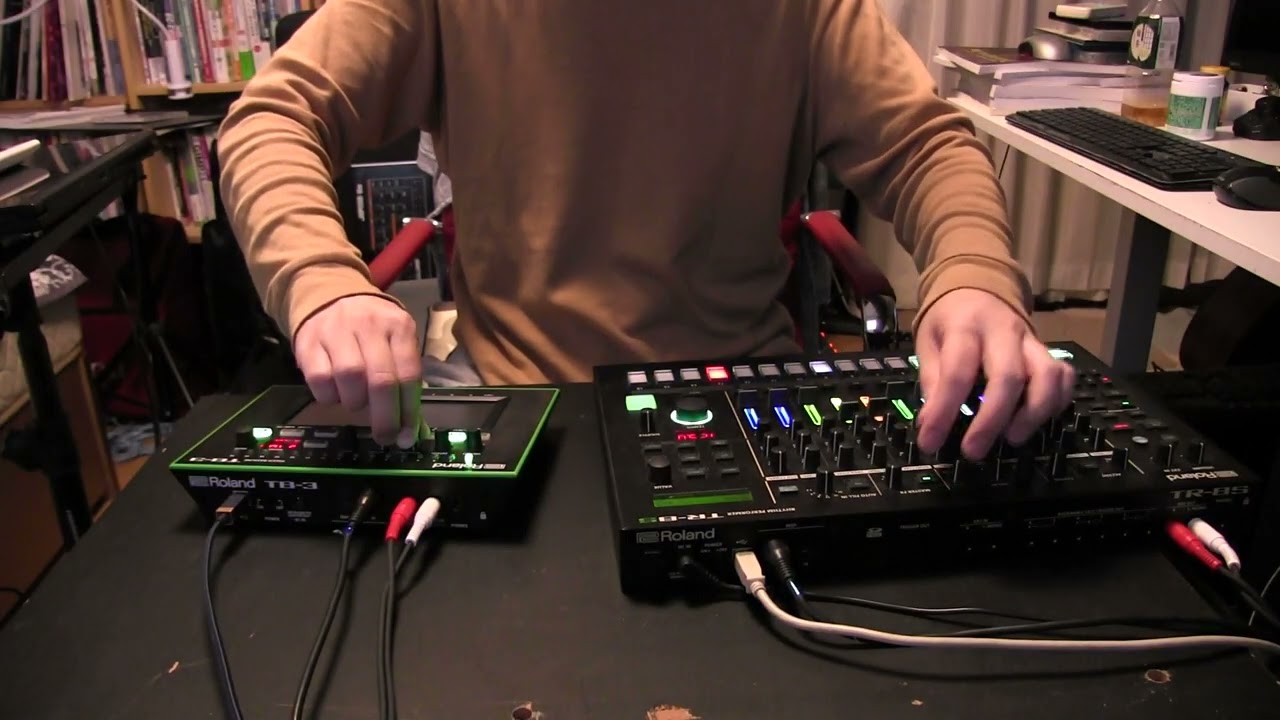 26/06/27 TB-3で演奏してみた Roland TR-8S - YouTube
