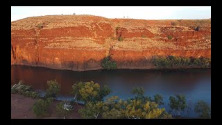Outback track from Alice Spring to Marble Bar  (Western Australia)
