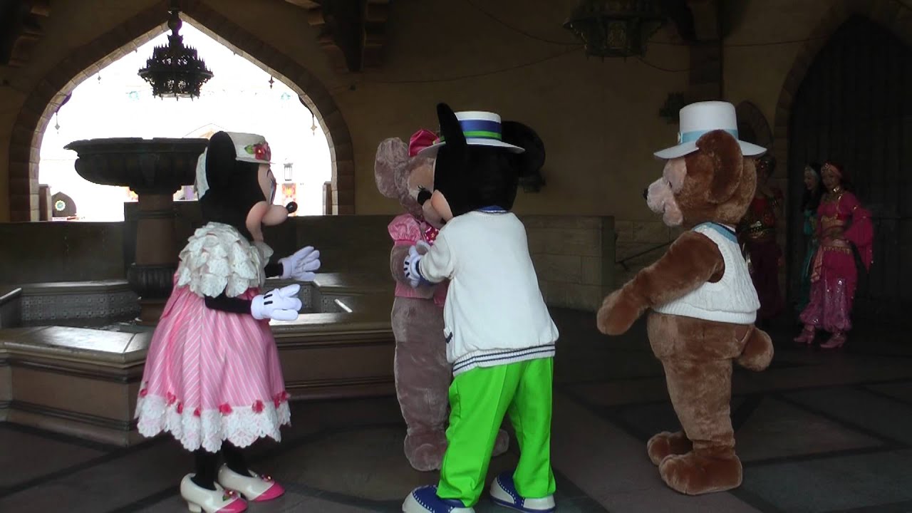 熱唱するミッキー～スプリングタイム・サプライズ～