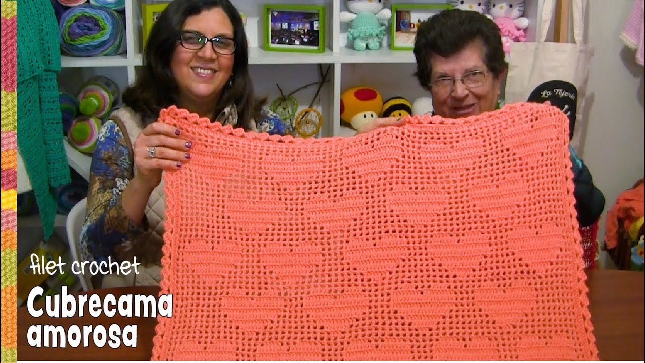 Cubrecama amorosa con corazones tejidos en filet crochet / Tejiendo Perú